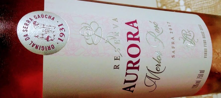 Aurora lança rosé Reserva produzido com Merlot